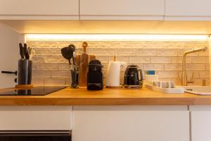 tiny BEACH HOUSES - 2 min to Beach