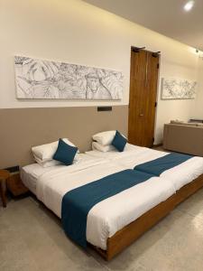 Four Chalets Yala