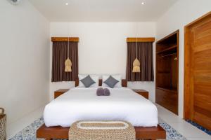 Modern Uluwatu Pool Villa with rooftop