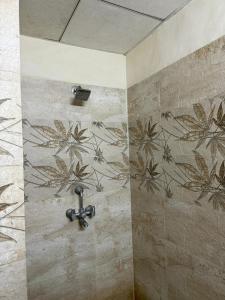 Smart Budget Stay Near Expo Mart and Metro Station