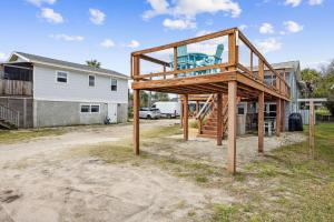 Spacious Beachfront Duplex - Top Floor - Dog Friendly - 124 S Fletcher
