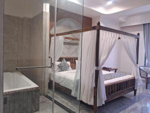 KINGSWAY Hotel & Resort