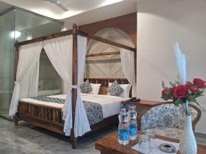 KINGSWAY Hotel & Resort