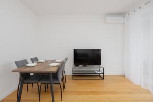 Nowaka-Jeziorańskiego Modern Comfort Apartment by Solarento