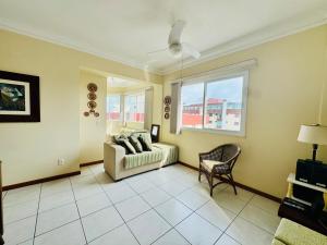 Apê bem localizado em Capão!