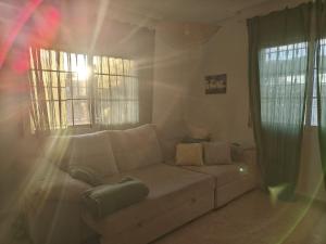 Dúplex mediterráneo con piscina y cenador