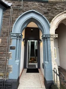 Large Family and Group Home in Cardiff Central