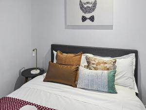 1901 Central Melbourne Studio Prime Location