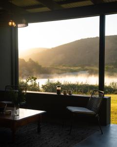 Kalm - Riverside living