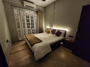 Twilight Stays ll 2BHK ll Swimming Pool ll AC ll BBQ ll