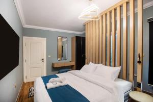 Gorgeous 3 Bed in Prime Location BH-115-75