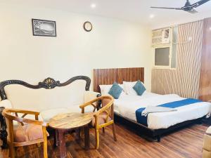 Hotel Anmol Residency - Saket Metro