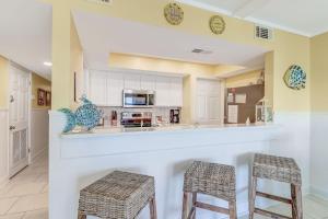 Vibrant Ocean View Getaway - Fernandina Beach