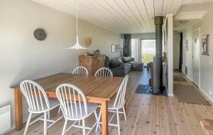 3 Bedroom Nice Home In Burgsvik