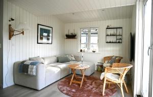 1 Bedroom Beautiful Home In Sjølund