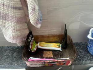 Peaceful Place to stay with high rise view near IGI airport and metro station