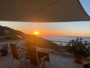 ASTRA-Ferienhaus mit großer Dachterrasse und Top-Ausstattung in NAS