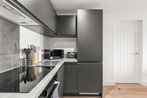 Business Stays, Modern Liverpool Flat, sleeps 4