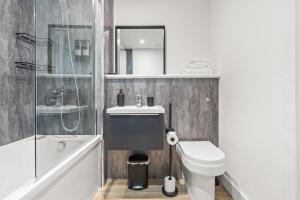 Business Stays, Modern Liverpool Flat, sleeps 4