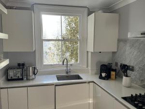 Your Notting Hill Pad, 2 bedroom apartment
