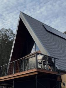 Ashwood AFrame - Secluded Riverfront Luxe