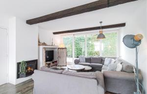 Beautiful Home In Scharendijke