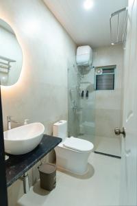 The Paradise - By the fields