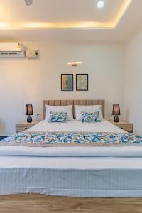 The Paradise - By the fields