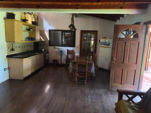 pileta,quincho,parque hasta 8 personas cerca panamericana, mascotas no fiestas, con seña únicamente, confirmar x mensaje de whatsap