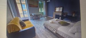 au centre de Nice proche de la mer superbe chambre climatisée