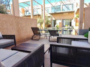 Duplex Premium 3 Suites, Style Villa, Terrasse & Accès direct piscine, Oliver Palm Resort Marrakech