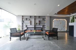 Alpha Styaz - Golf course road, DLF cyber city , MG road metro , cyber hub gurgaon