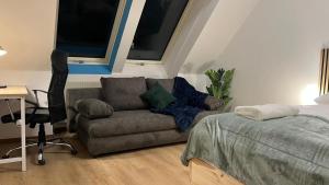 Lovely 3BR Apartment with Balcony near Rennweg station