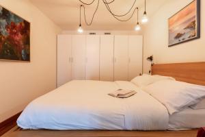 La Scala Suite at Palazzo dellOrso, Milan City Center - by HOST4U