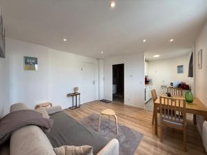 Place Morny, 2 rooms brand new, up to 4 guests