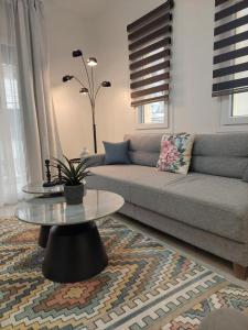 OMEGA - Deluxe Central Apartment by Optimum Link