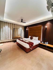 Emarald wild west Resorts