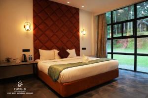 Emarald wild west Resorts