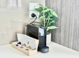 Modern Penthouse 7-min Walk to Station & Westfield