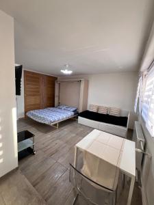 STUDIO 50m de gare de st-louis