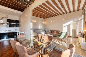 Domus Rialto Balcony best view on the Grand Canal