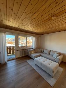 Sonniges Apartment im Zentrum mit Bergblick