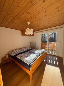 Sonniges Apartment im Zentrum mit Bergblick