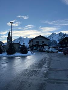 Sonniges Apartment im Zentrum mit Bergblick