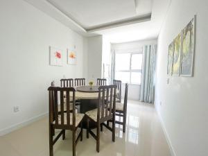 Excelente dois dormitórios a 250m mar - EB02J