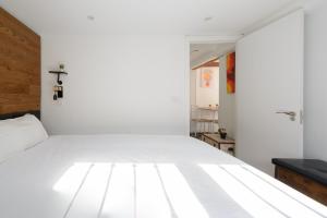 Alojamiento temporal en plaza Santa Ana