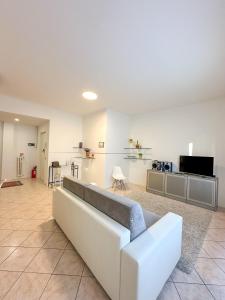 Ampio e luminoso appartamento Arona Galleria