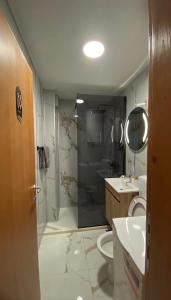 Apartment Lake story