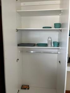 Cute Tranquil Pool Side Apartment