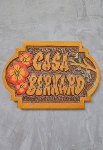 Villa Bernard - luxurious home walking distance to the beach